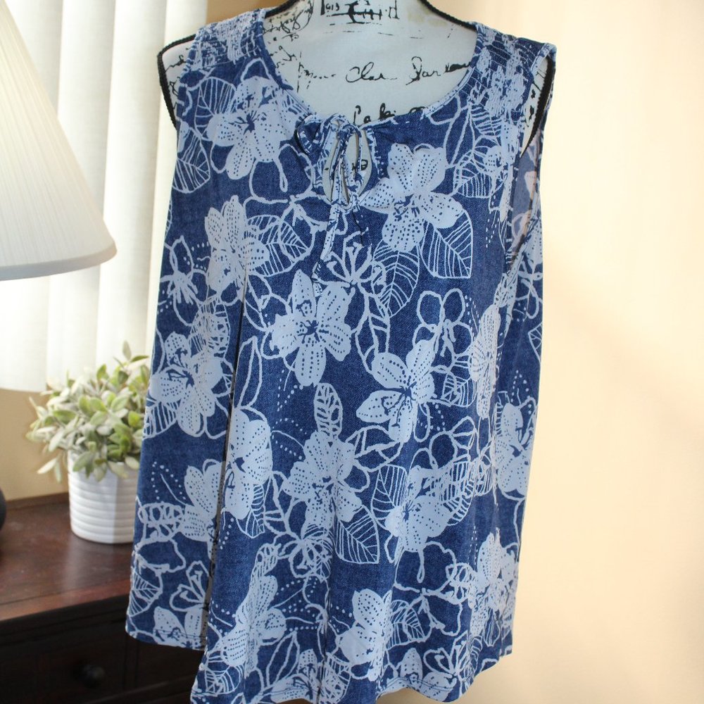 SJS Women's Sleeveless Shirt - Size XL